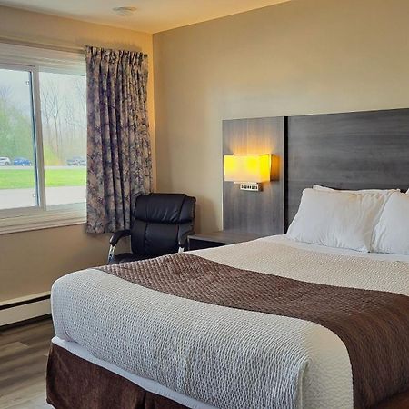كينكاردين Maple Leaf Inn المظهر الخارجي الصورة