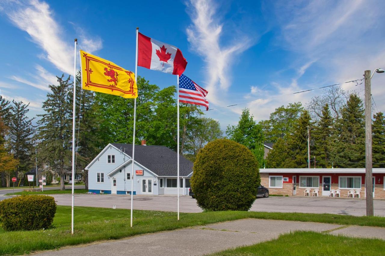 كينكاردين Maple Leaf Inn المظهر الخارجي الصورة