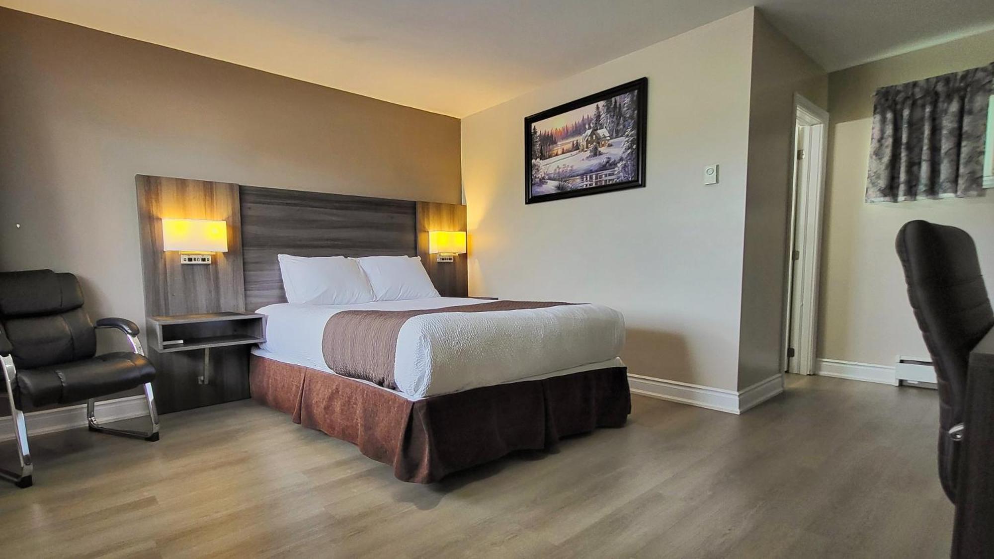 كينكاردين Maple Leaf Inn المظهر الخارجي الصورة