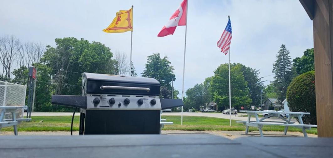كينكاردين Maple Leaf Inn المظهر الخارجي الصورة