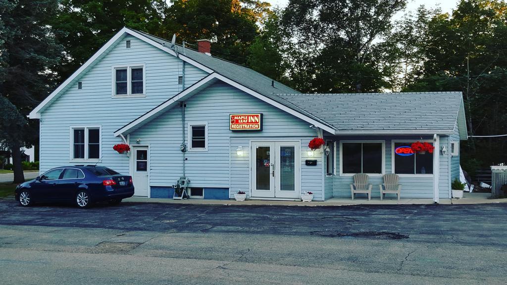 كينكاردين Maple Leaf Inn المظهر الخارجي الصورة